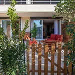 Daire Entierement Renove Avec Terrasse
