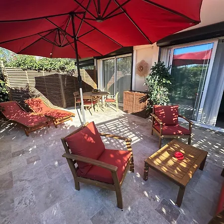 Entierement Renove Avec Terrasse Saint-Tropez