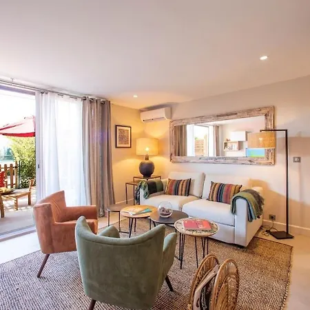 Διαμέρισμα Entierement Renove Avec Terrasse *