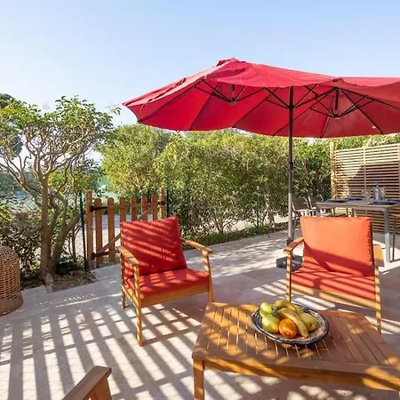 Entierement Renove Avec Terrasse * Saint-Tropez