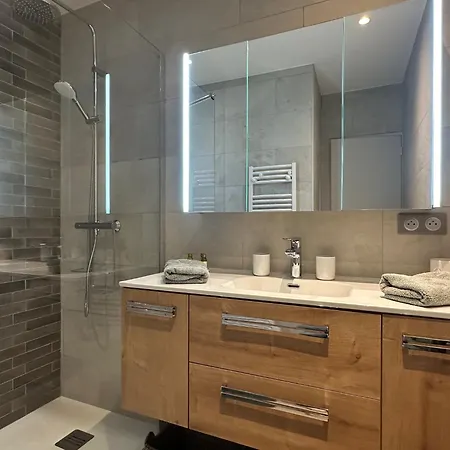 Entièrement Rénové Avec Terrasse * Saint-Tropez