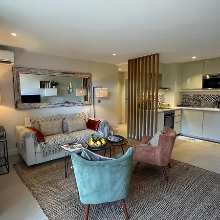 Entierement Renove Avec Terrasse