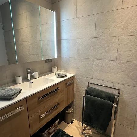 Entièrement Rénové Avec Terrasse * Saint-Tropez