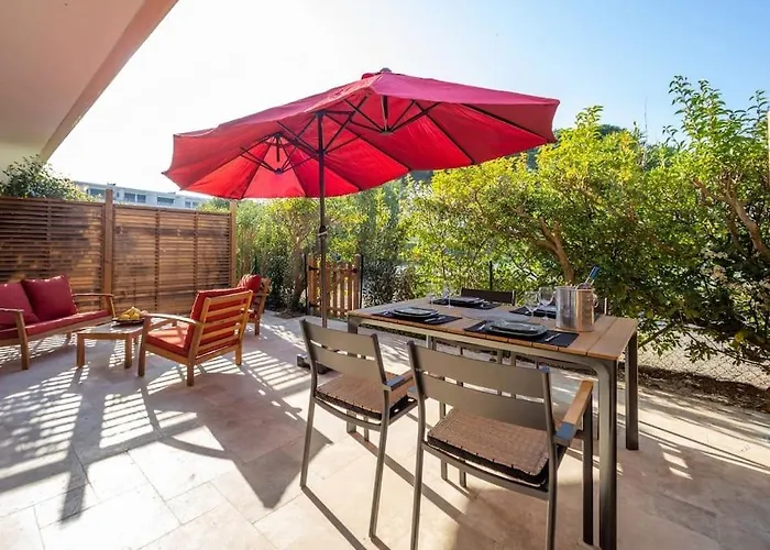 Entièrement Rénové Avec Terrasse Saint-Tropez