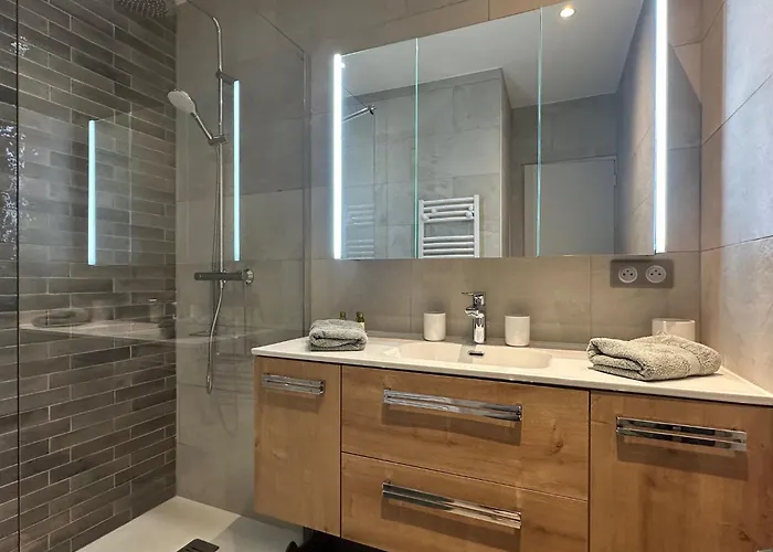 Entierement Renove Avec Terrasse * Saint-Tropez