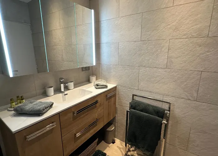 Entierement Renove Avec Terrasse * Saint-Tropez